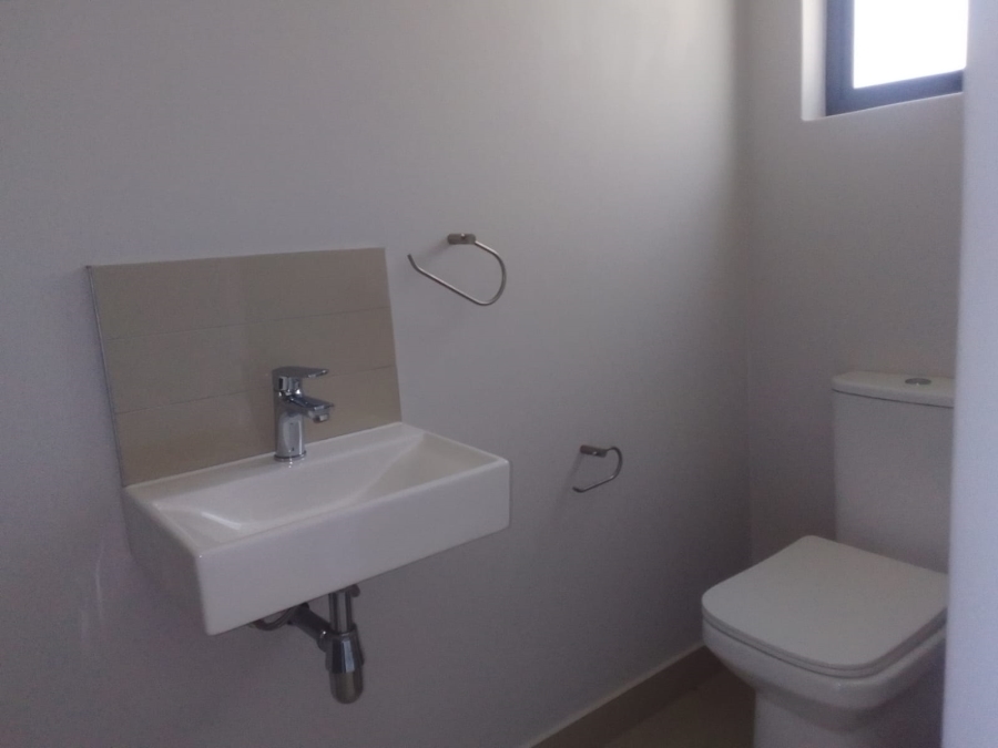To Let 3 Bedroom Property for Rent in Winterstrand Eastern Cape